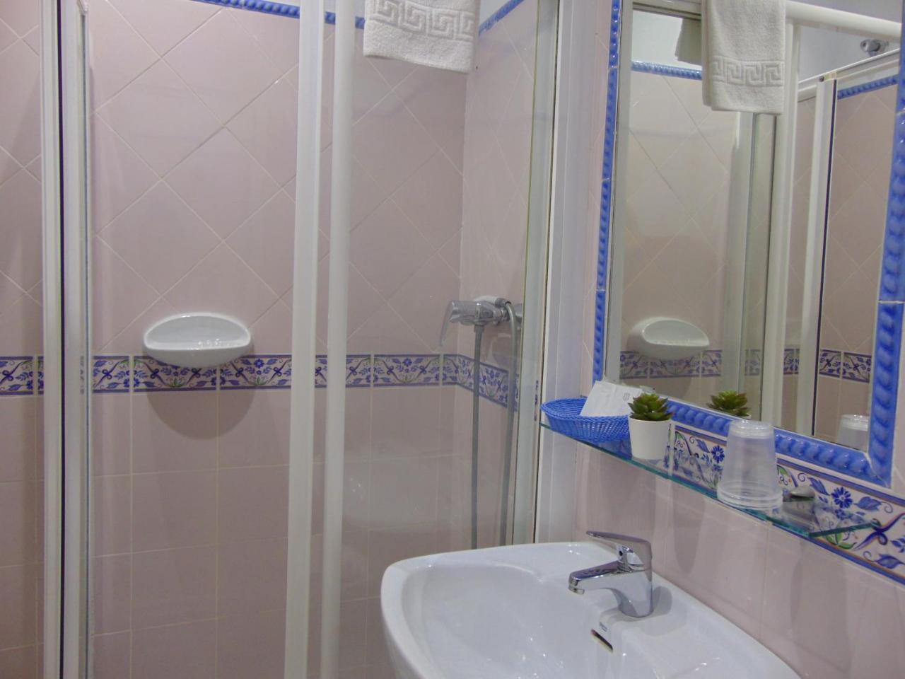 Hostal El Cairo Sevilla Buitenkant foto