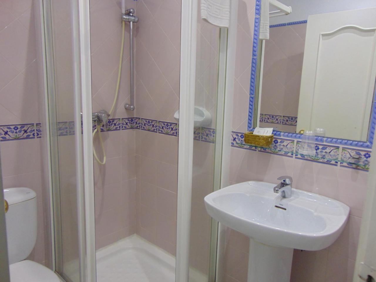 Hostal El Cairo Sevilla Buitenkant foto